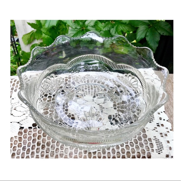 Vintage Crystal Glass Bowl/Fruit Bowl/Serving Bowl - Picture 8 of 8